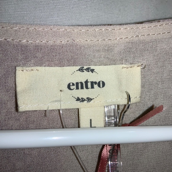 Entro reptile print blouse Sz L V neck balloon sleeve new with tags - Picture 4 of 6